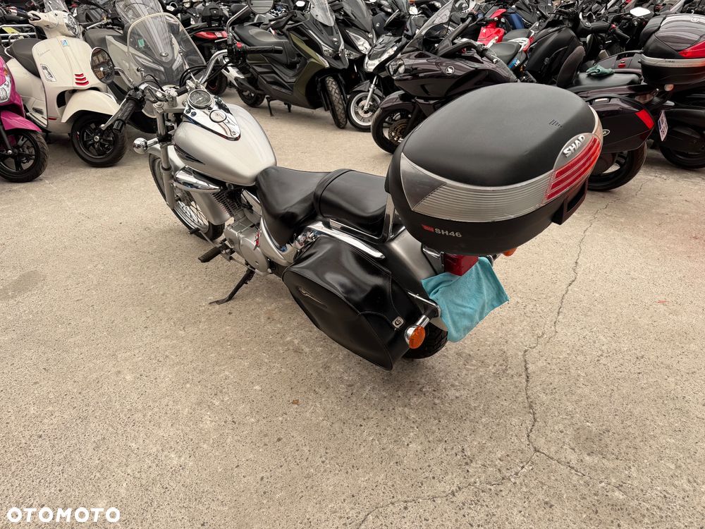 Suzuki Intruder - 5