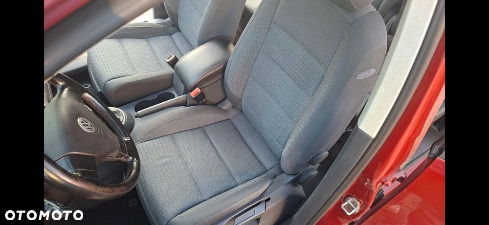Volkswagen Touran 2.0 TDI Trendline - 6