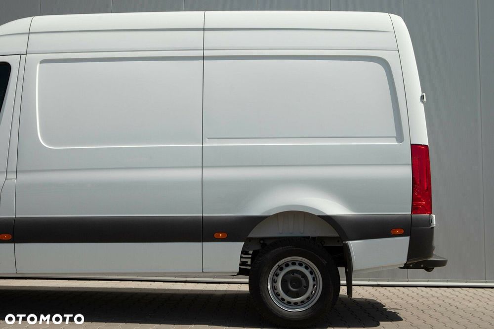 Mercedes-Benz Sprinter - 10