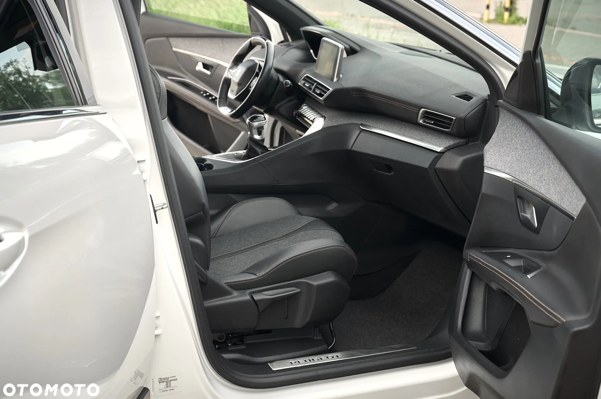 Peugeot 3008 1.5 BlueHDi GT S&S - 24