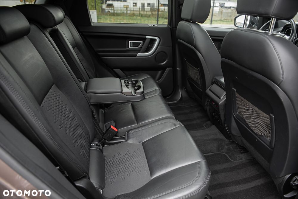 Land Rover Discovery Sport - 30