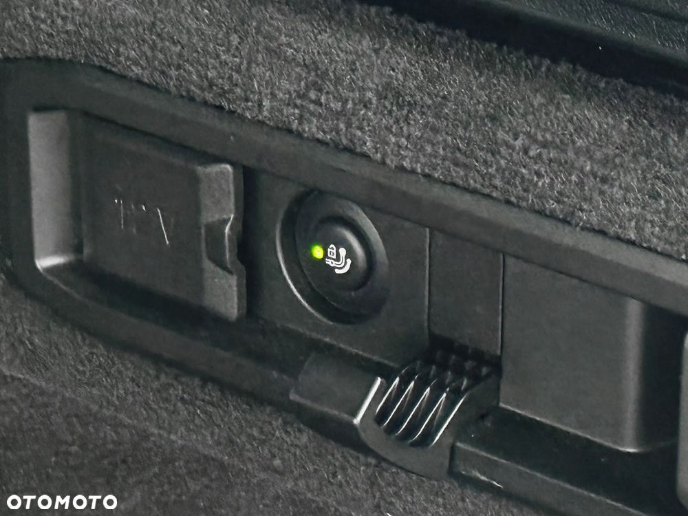 BMW Seria 5 520d xDrive - 13