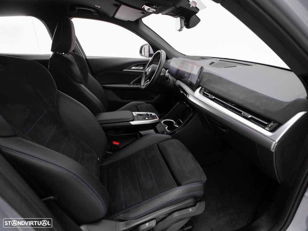 BMW iX2 eDrive20 Pack Desportivo M - 9