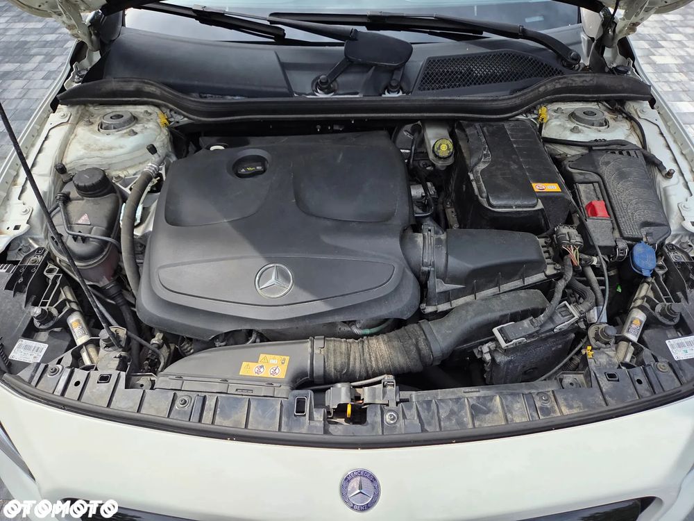 Mercedes-Benz GLA - 13