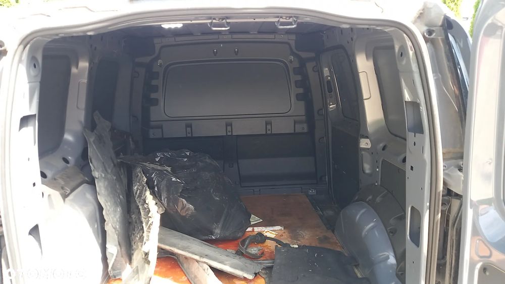 Volkswagen Caddy - 6