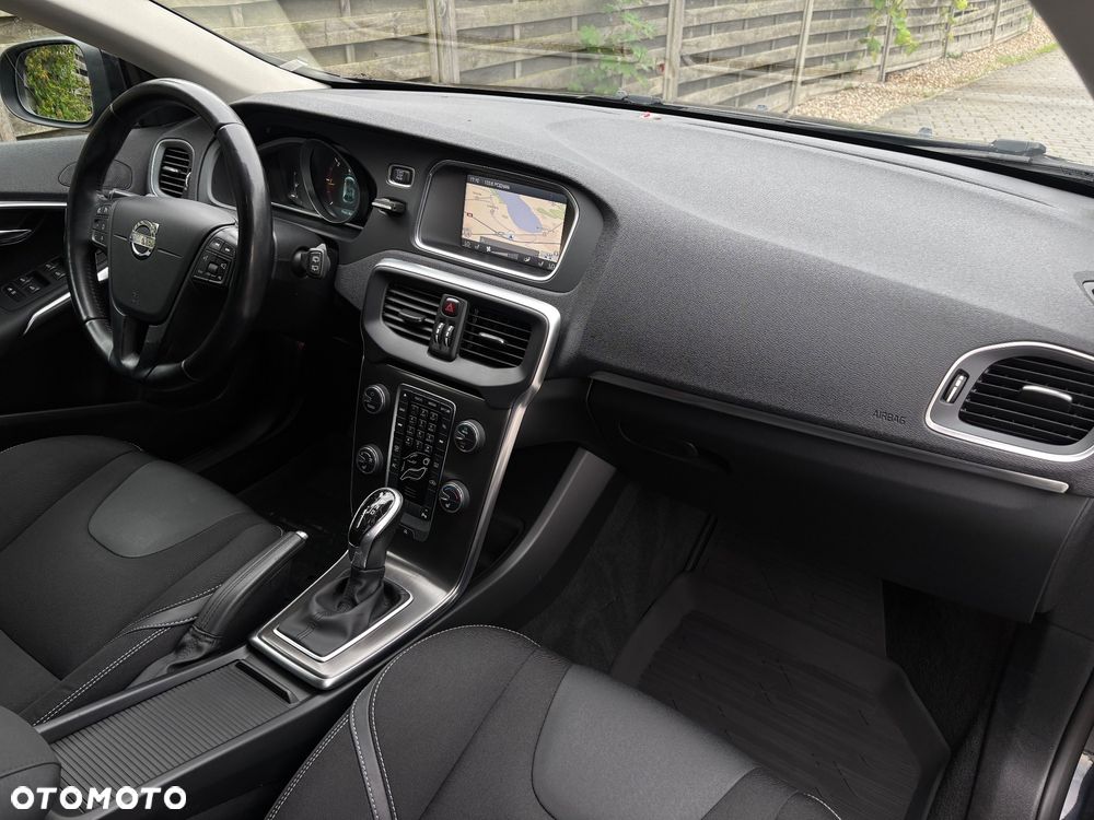 Volvo V40 D2 Momentum - 31