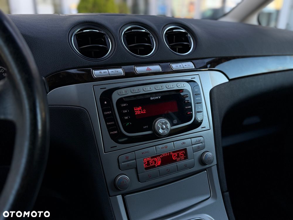 Ford Galaxy 2.0 TDCi DPF Titanium - 22