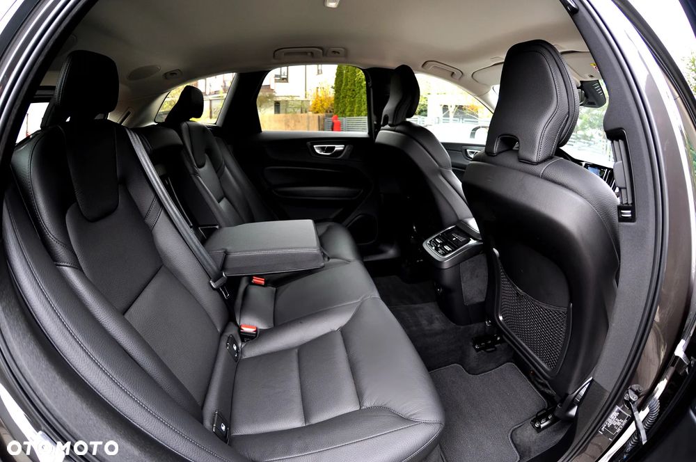 Volvo XC 60 B4 D AWD Geartronic Inscription - 23