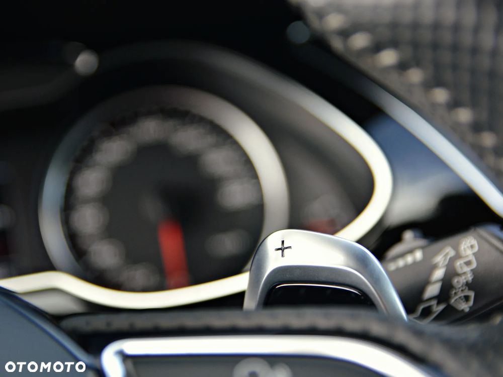 Audi RS4 Avant Avant S tronic - 23