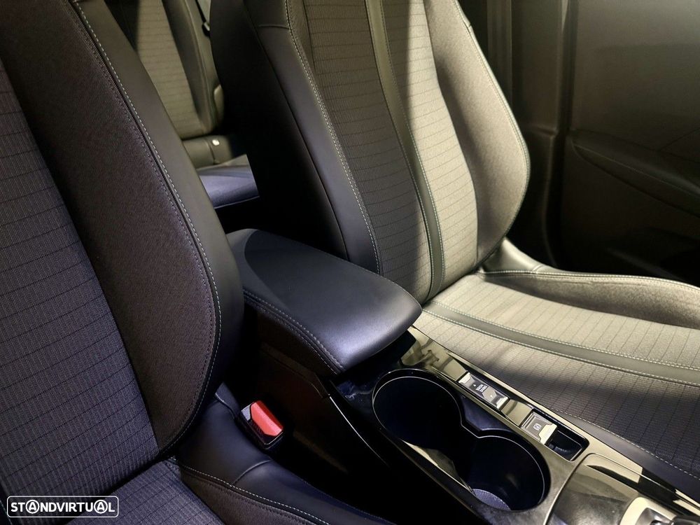 Peugeot 2008 1.2 PureTech Allure Pack EAT8 - 23