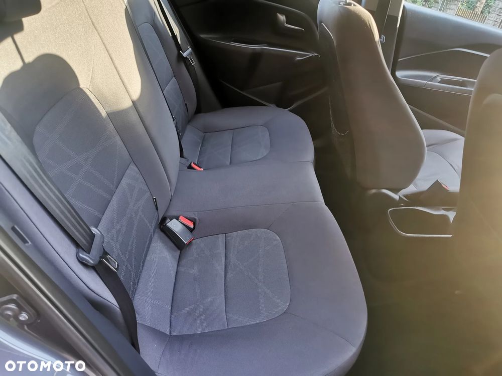Kia Rio 1.2 Edition 7 - 10