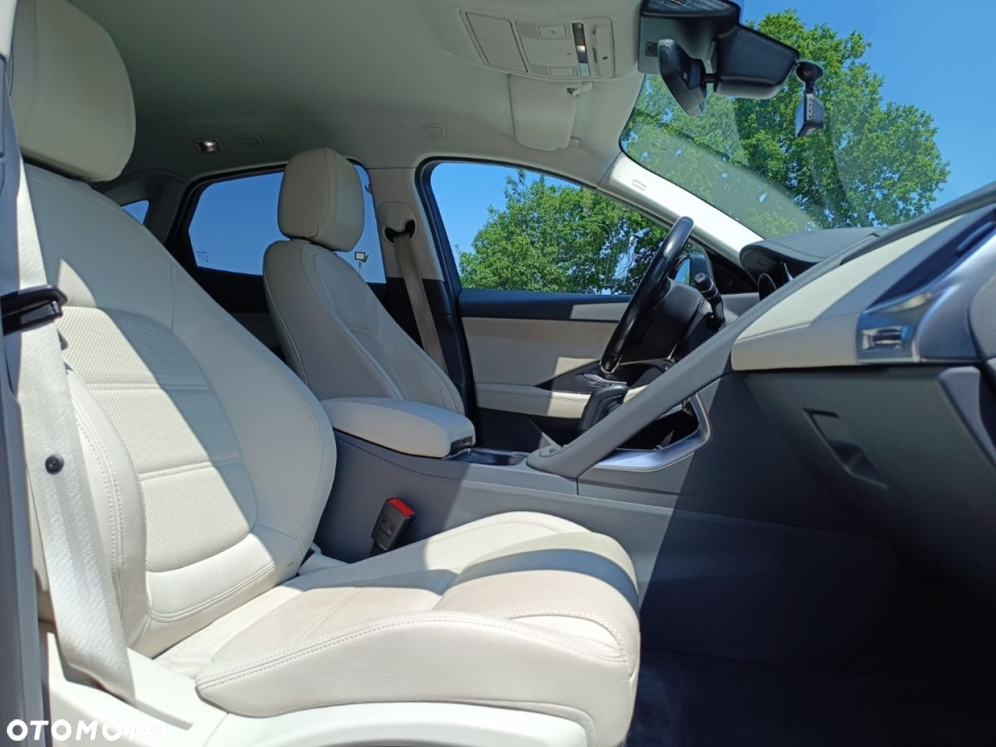Jaguar E-Pace - 31