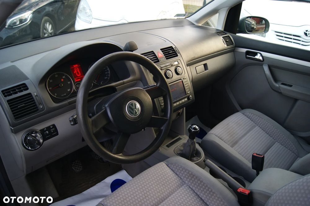 Volkswagen Touran 2.0 TDI Highline - 13