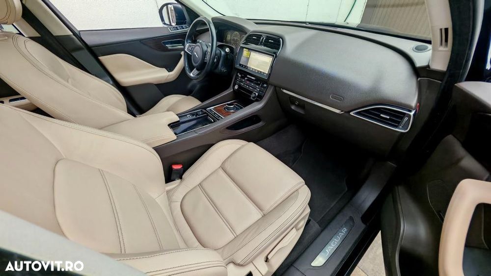 Jaguar F-Pace - 8