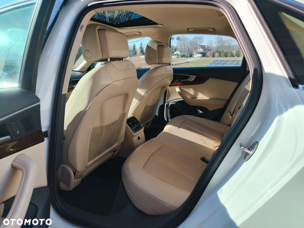 Audi A4 Limousine - 17