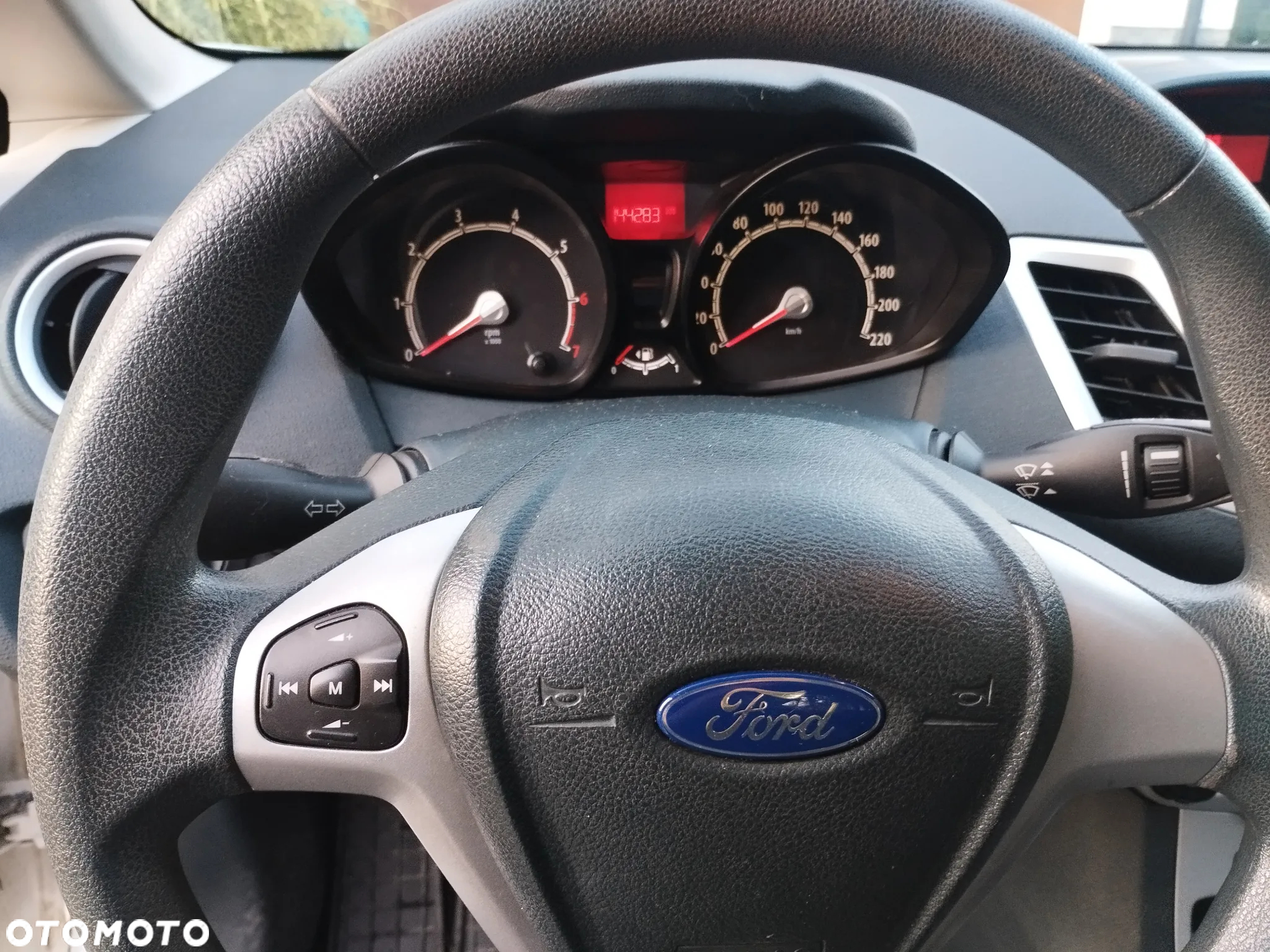 Ford Fiesta 1.25 Ambiente - 8