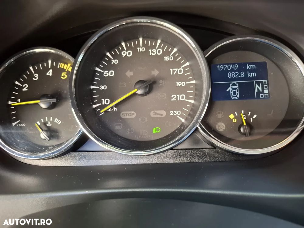 Renault Fluence 1.5dCi Dynamique EDC - 8