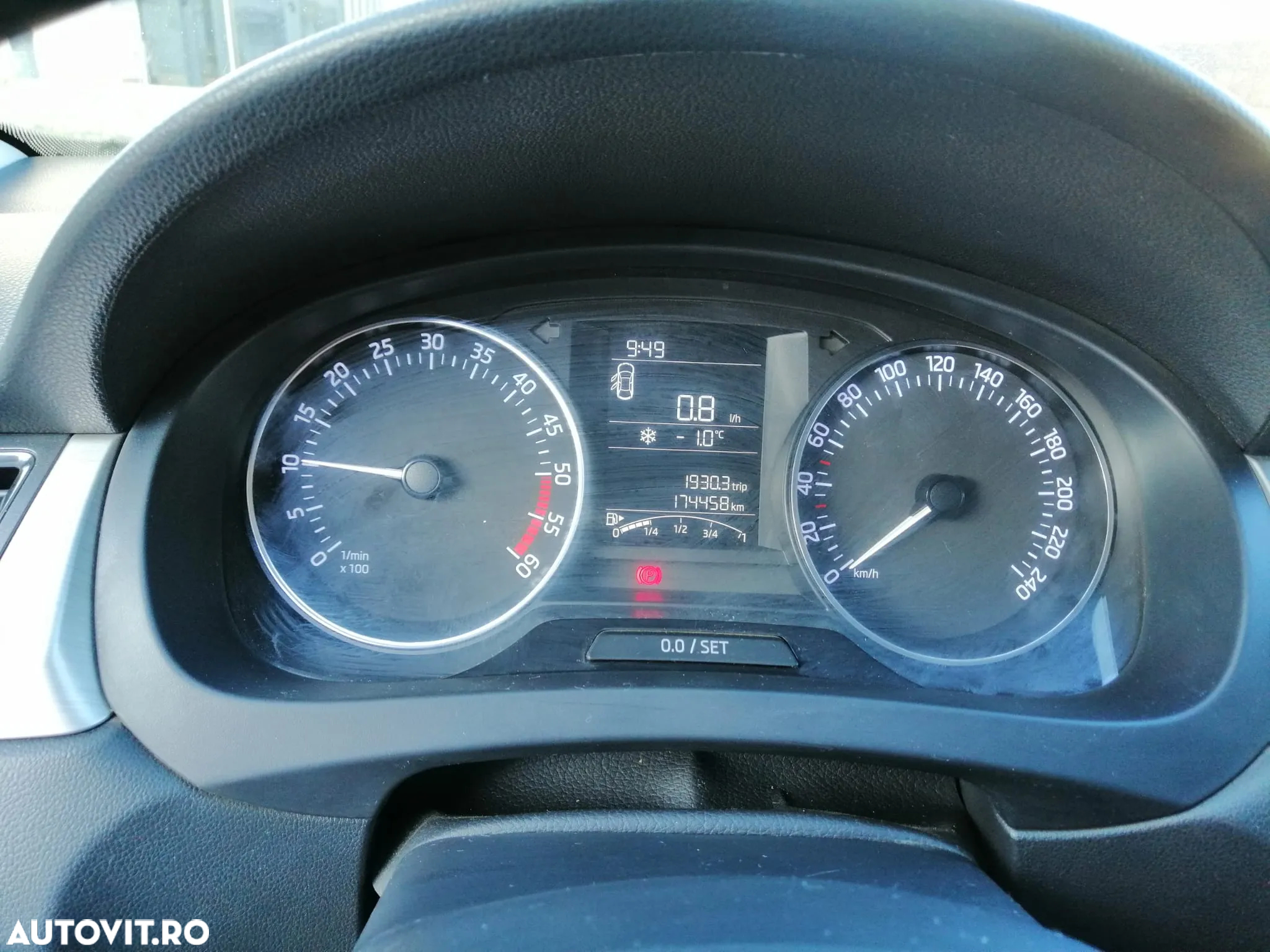 Skoda RAPID 1.6 TDI Active - 10