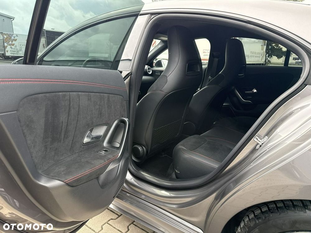 Mercedes-Benz CLA 200 mHEV AMG Line 7G-DCT - 14
