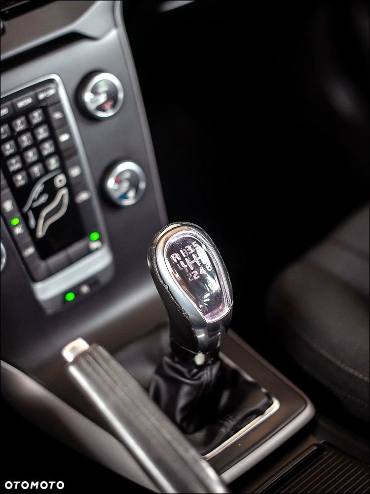 Volvo V40 Cross Country - 27