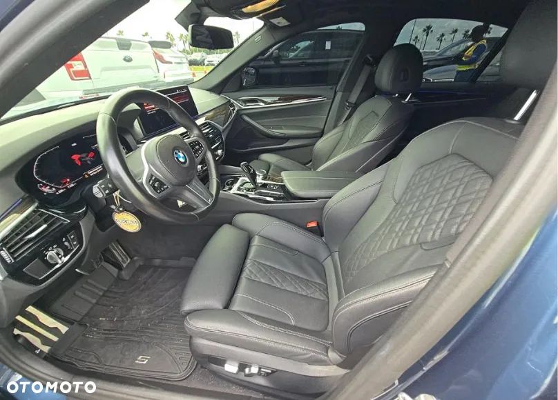 BMW Seria 5 540i xDrive M Sport Edition - 7