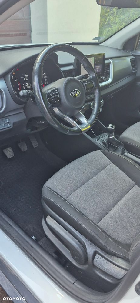 Kia Stonic - 5