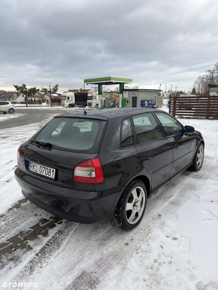 Audi A3 Sportback 1.8T Ambiente - 3