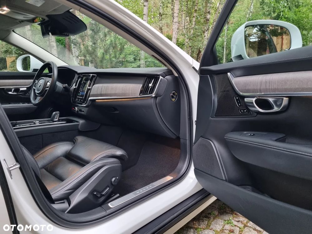 Volvo V90 Cross Country B5 D AWD Pro - 33