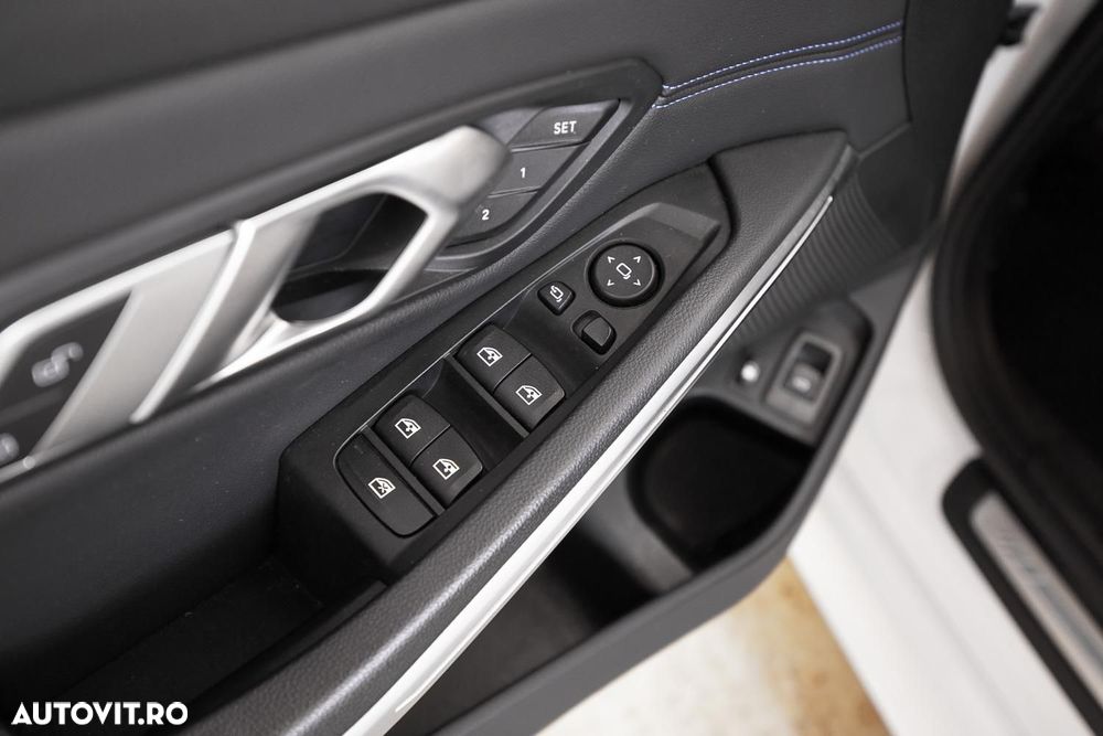 BMW Seria 3 320e Aut. - 38