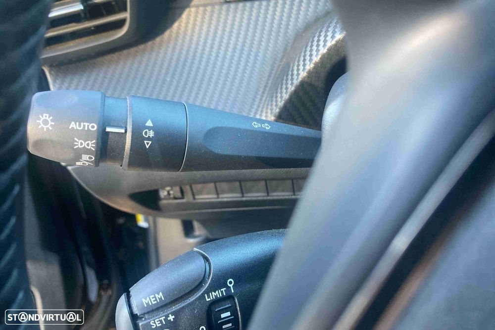 Peugeot 2008 1.2 PureTech Style - 17