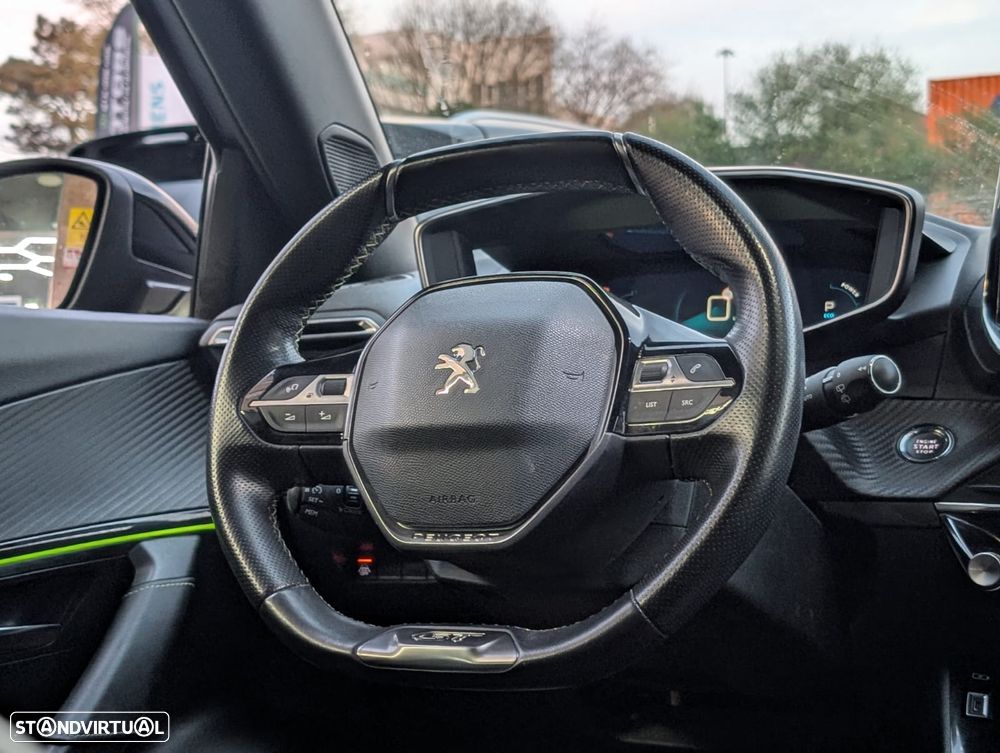 Peugeot e-2008 GT Pack - 11