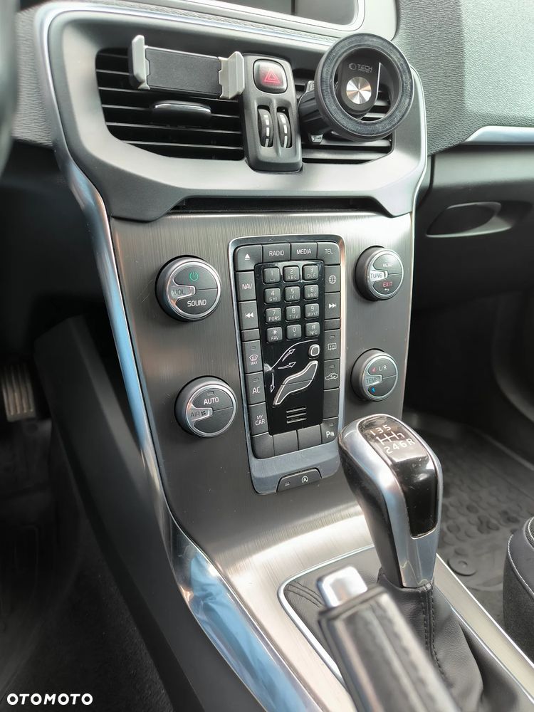 Volvo V40 D4 Drive-E Momentum - 38