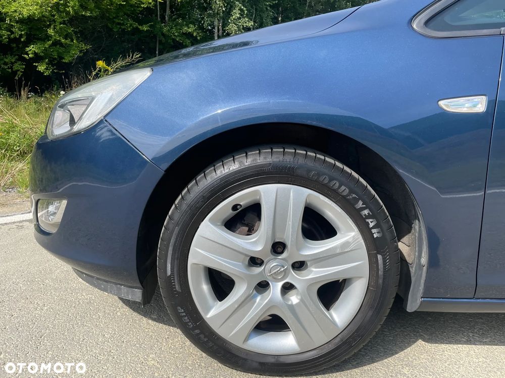 Opel Astra 1.4 Turbo Exklusiv - 9