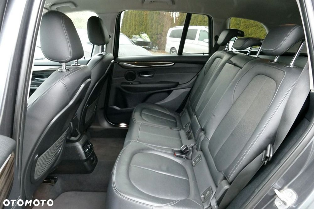 BMW Seria 2 216d Luxury Line - 33