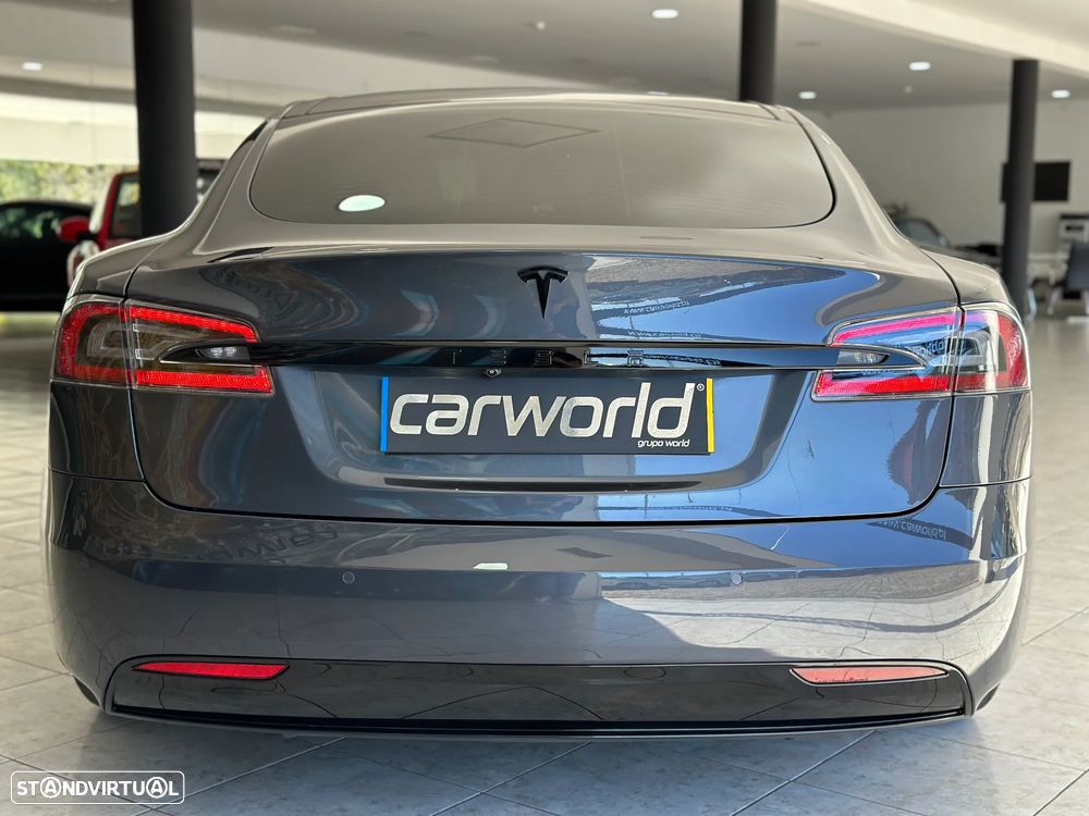 Tesla Model S - 3