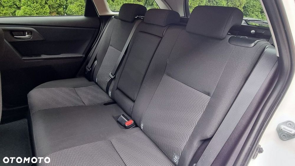 Toyota Auris - 18