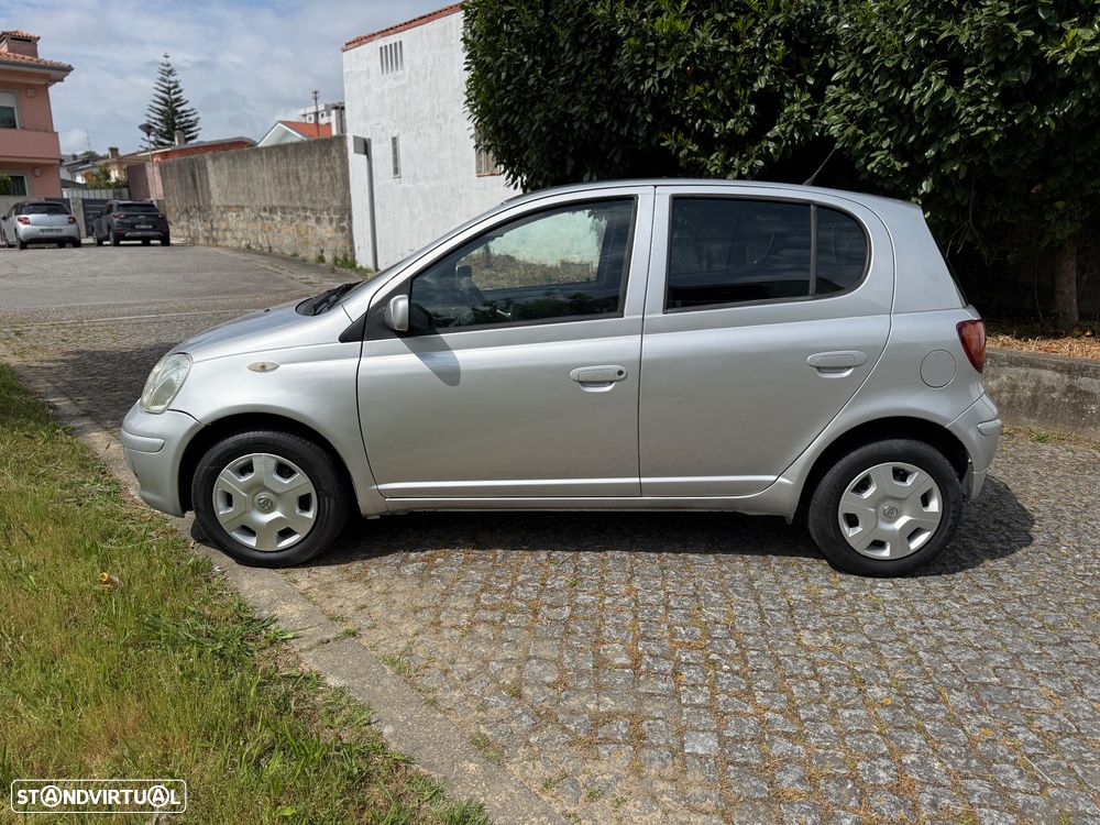 Toyota Yaris 1.0 Sol - 2