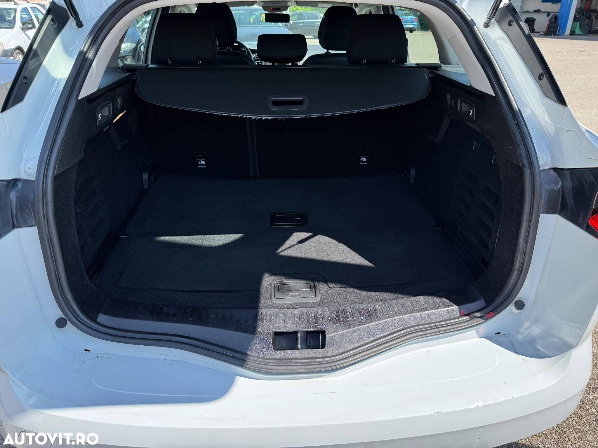 Renault Megane BLUE dCi 115 BUSINESS EDITION - 37