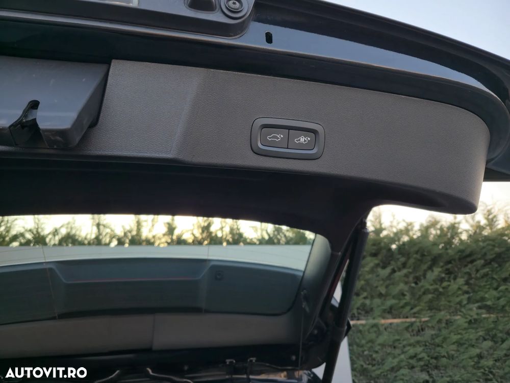 Volvo XC 40 T5 Recharge DKG RDesign Expression - 12