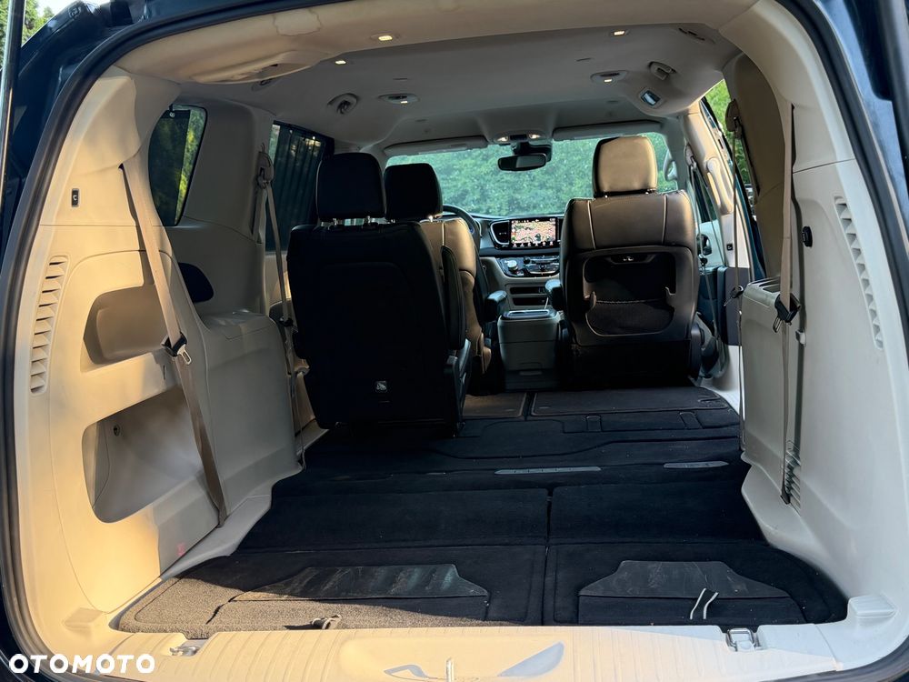 Chrysler Pacifica - 18