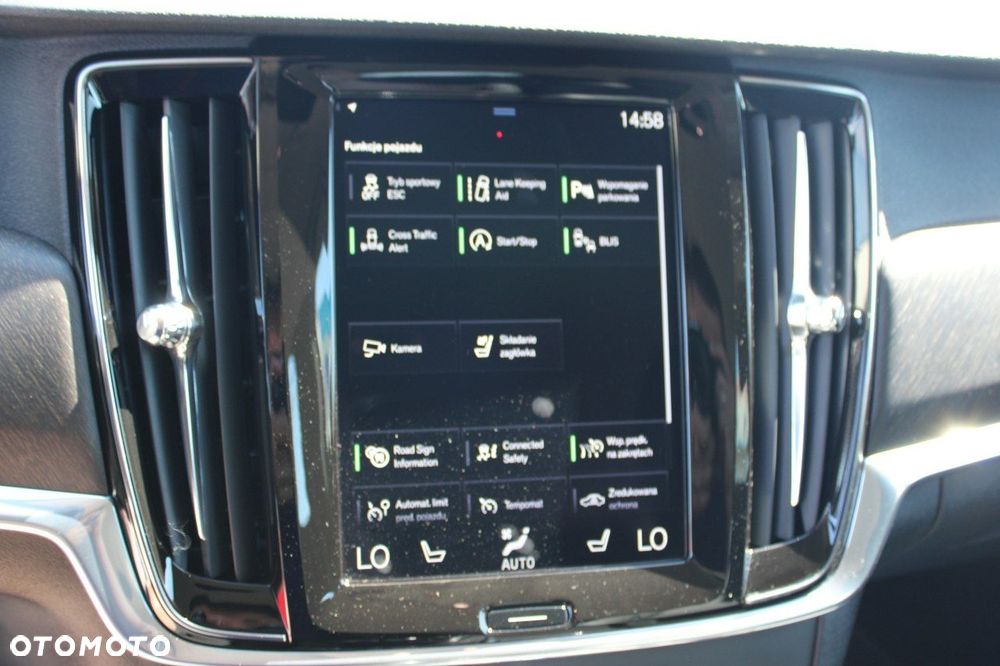 Volvo V90 Cross Country D4 AWD - 27