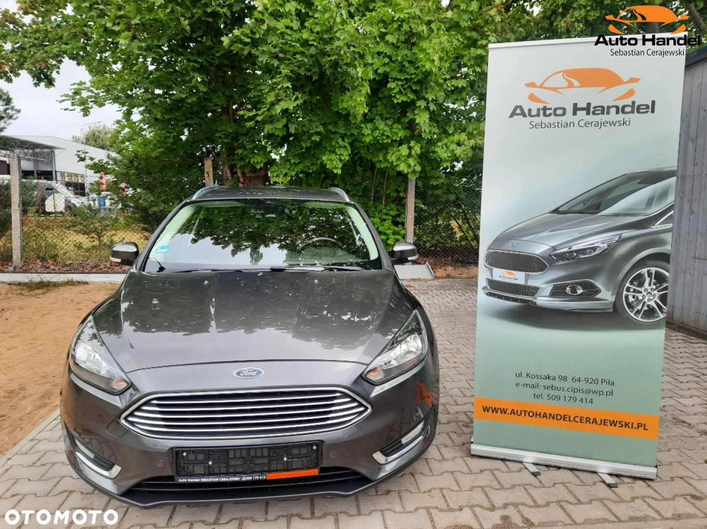 Ford Focus Turnier 1.0 EcoBoost Start-Stopp-System TITANIUM - 4