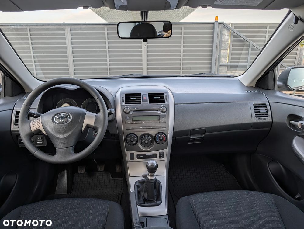 Toyota Corolla 1.6 Luna - 19