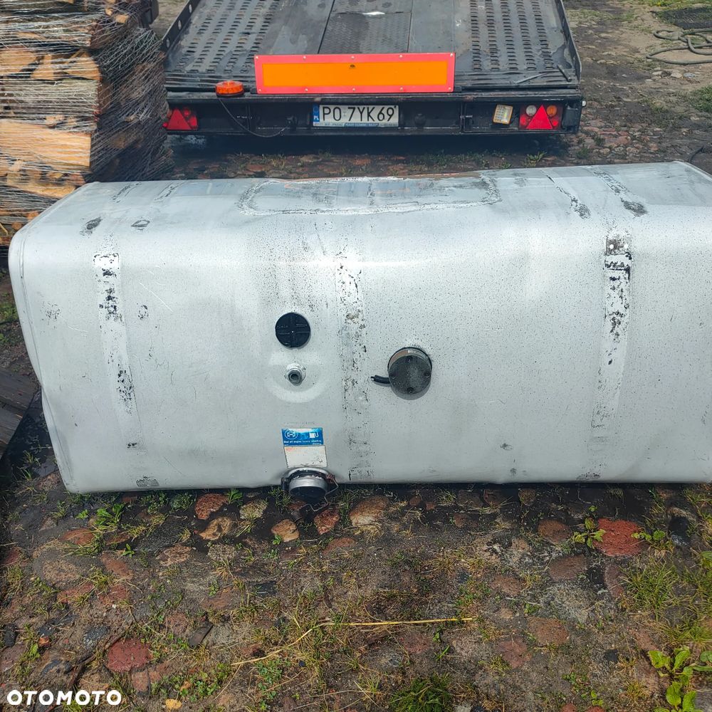 Zbiornik Paliwa Scania 700 L wymiary 160x70x68 - 1