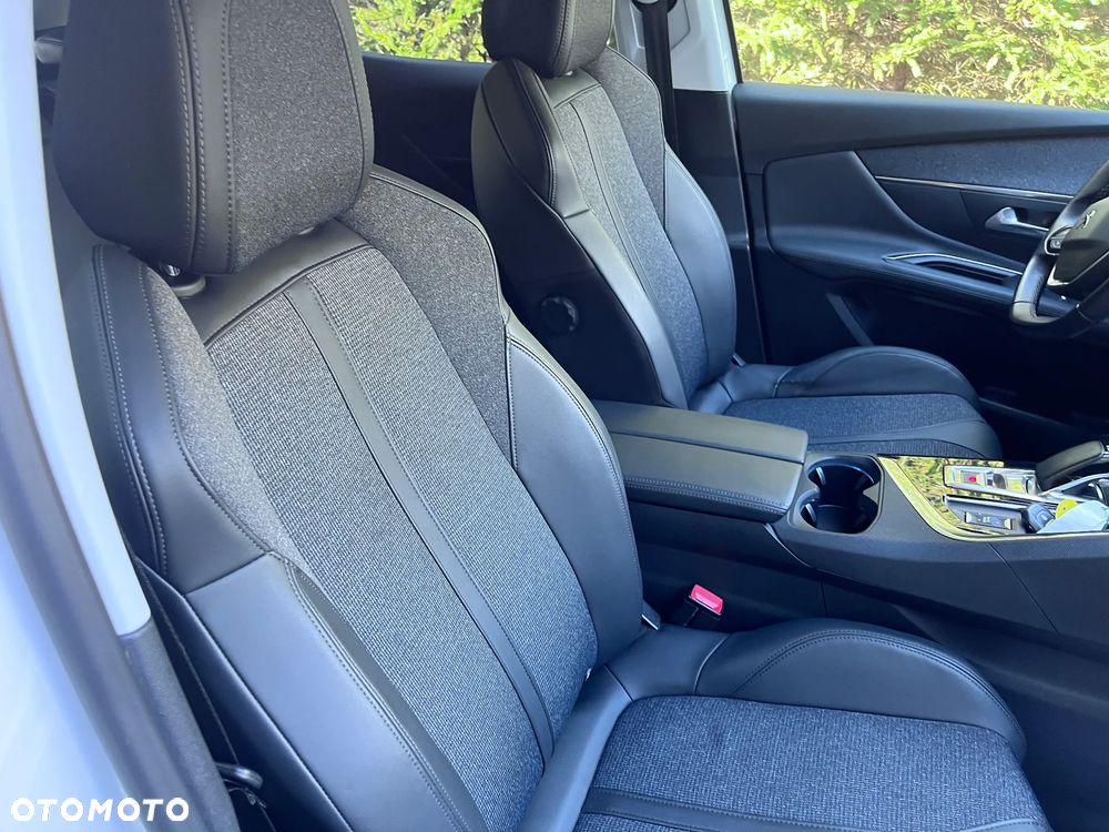 Peugeot 3008 225 e-EAT8 Allure Pack - 26