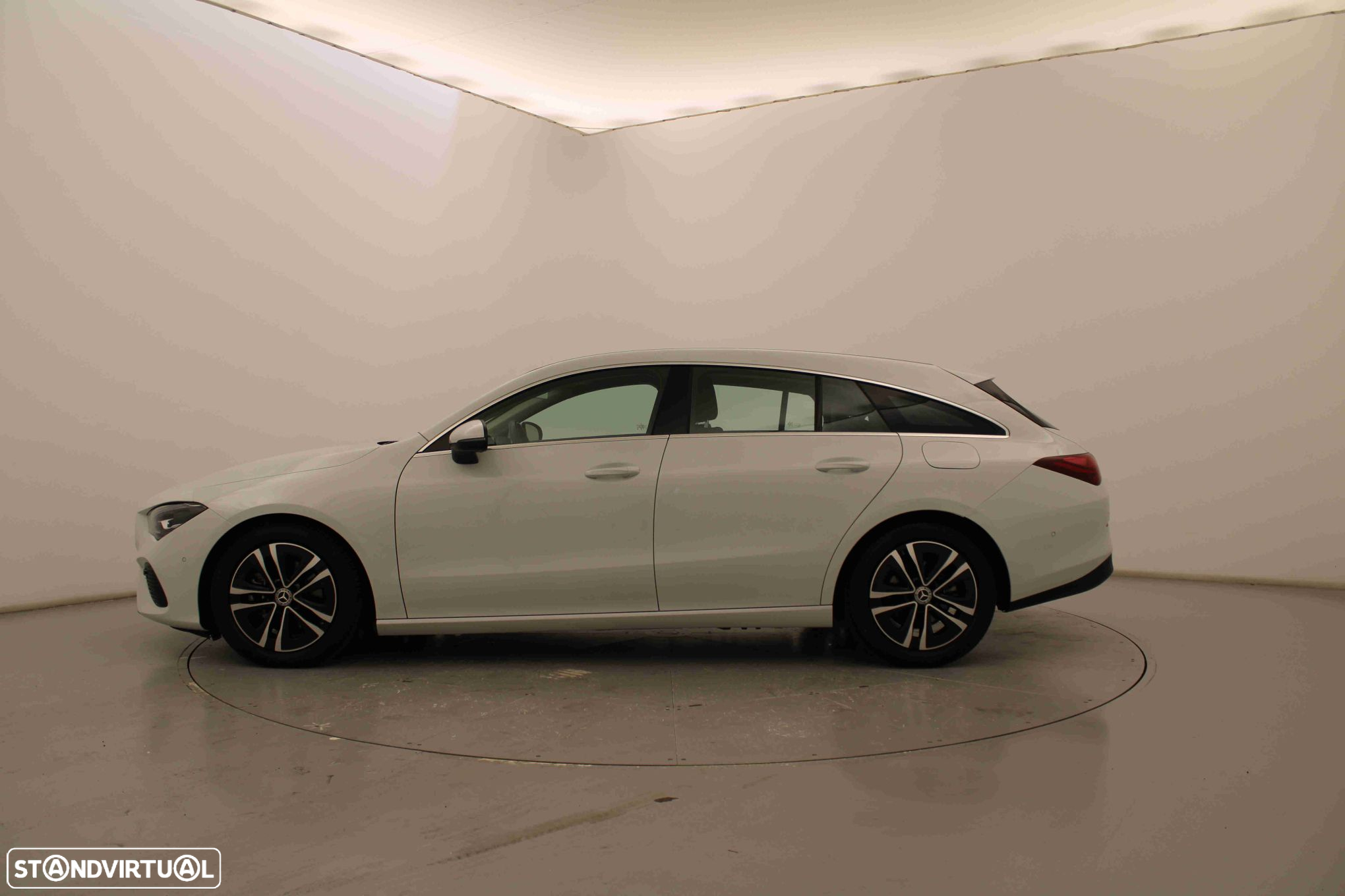 Mercedes-Benz CLA 180 d - 12