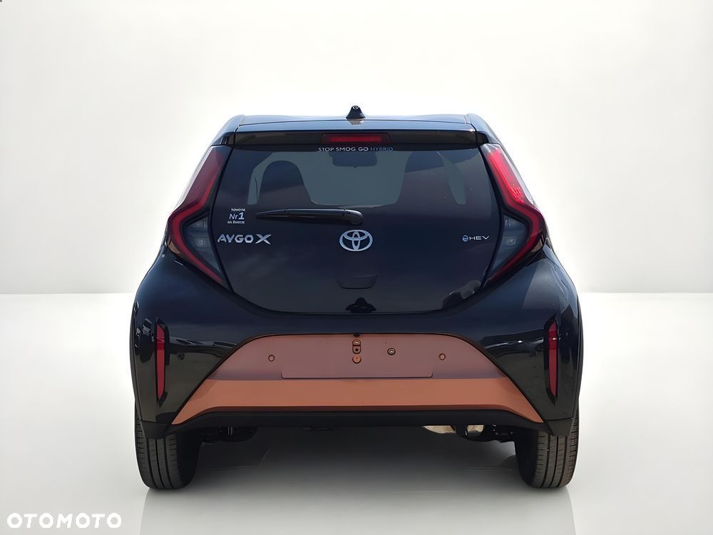 Toyota Aygo X Hybrid 1.5 Style e-CVT - 8
