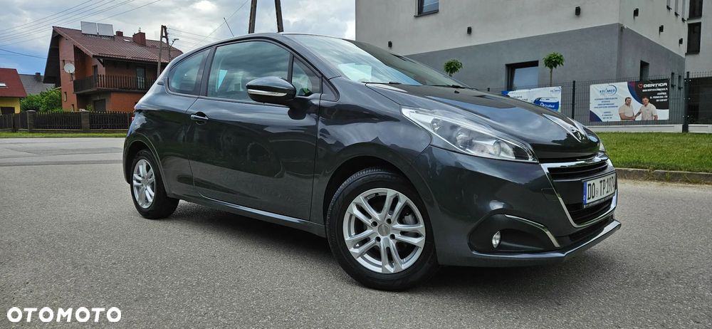 Peugeot 208 - 14