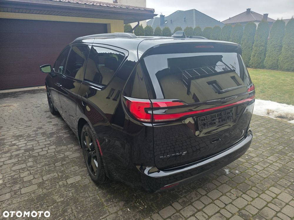 Chrysler Pacifica - 6