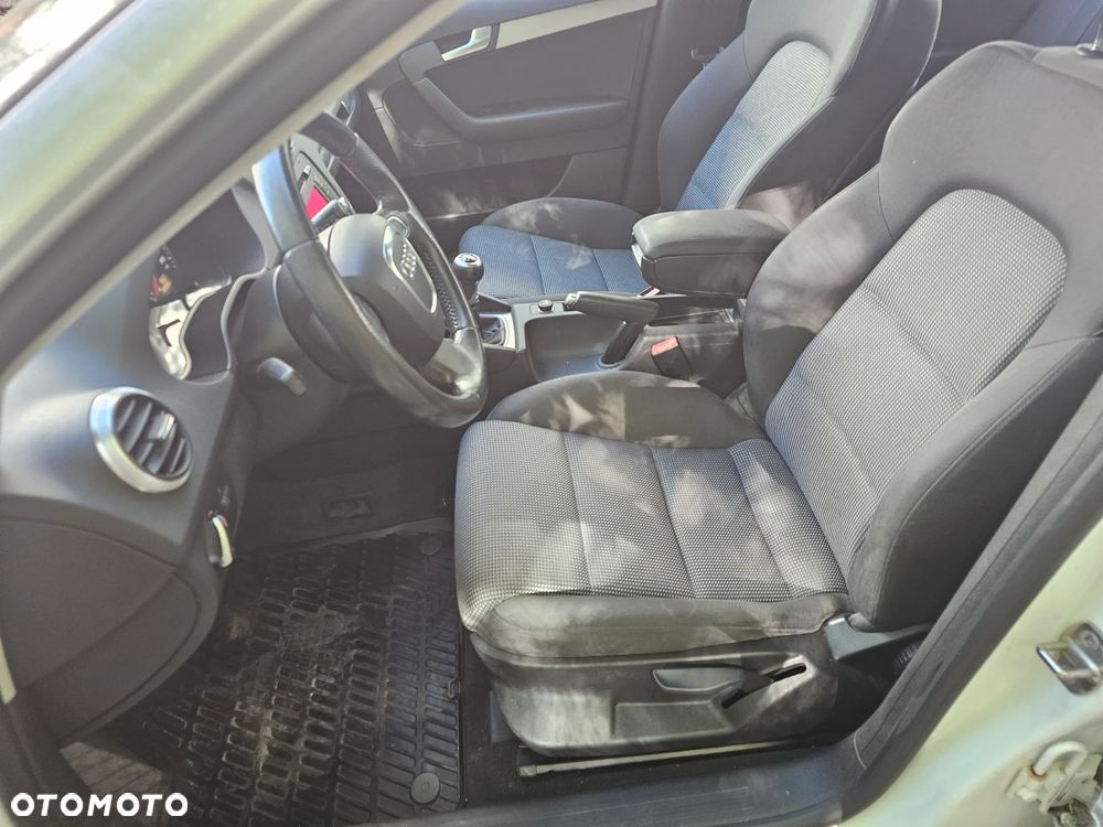 Audi A3 Sportback 2.0 TDI DPF Ambiente - 6